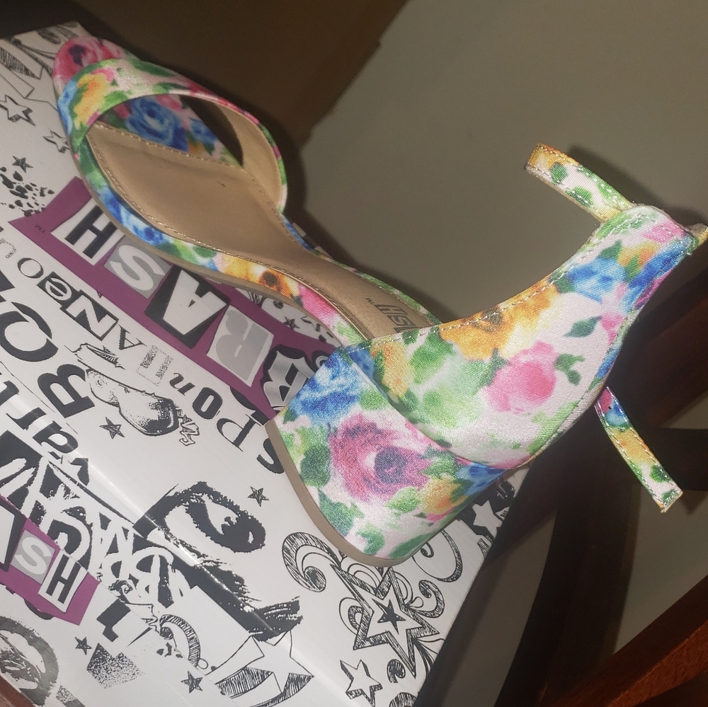 BRAND NEW SHOES